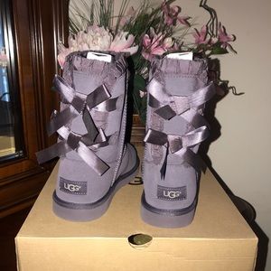 ✨Authentic Bailey Bow Gray Uggs✨